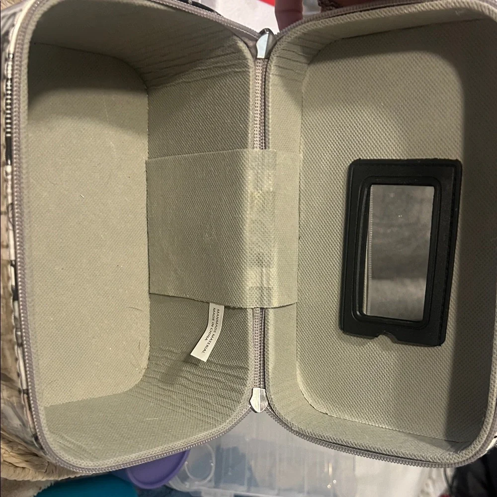 Paris Print Cosmetic Bag - Picture 7 of 8